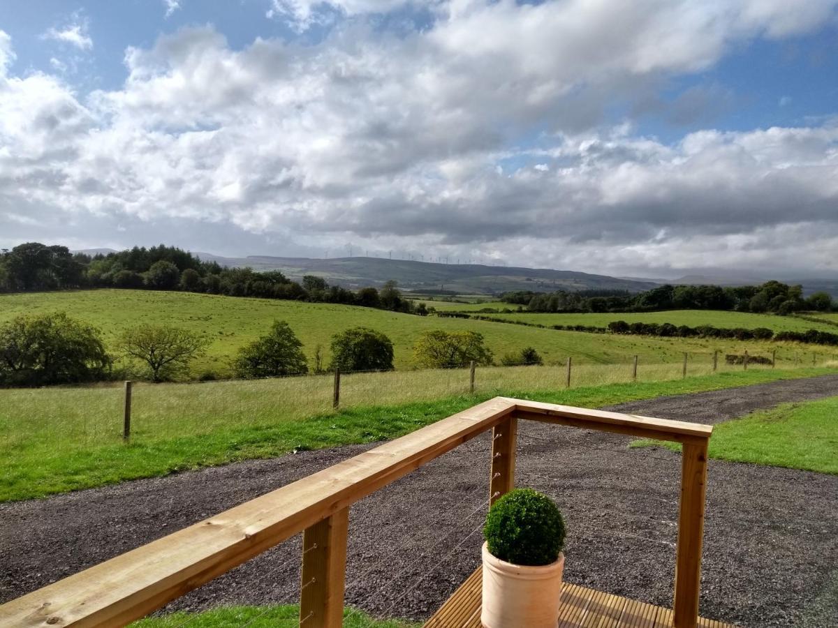 Cleeves Cabins Ailsa Luxury Lodge With Hot Tub Dalry  Exterior foto